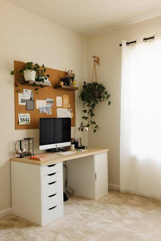Simple Tips for Creating a Cosy and Productive Home Office Space